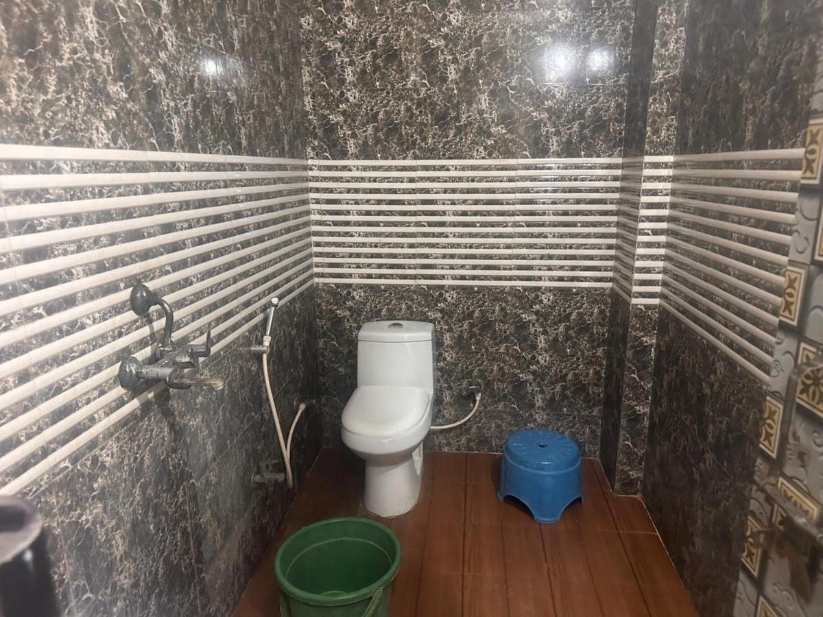 Yamnotri Dham Hotell Vrindāvan Exteriör bild
